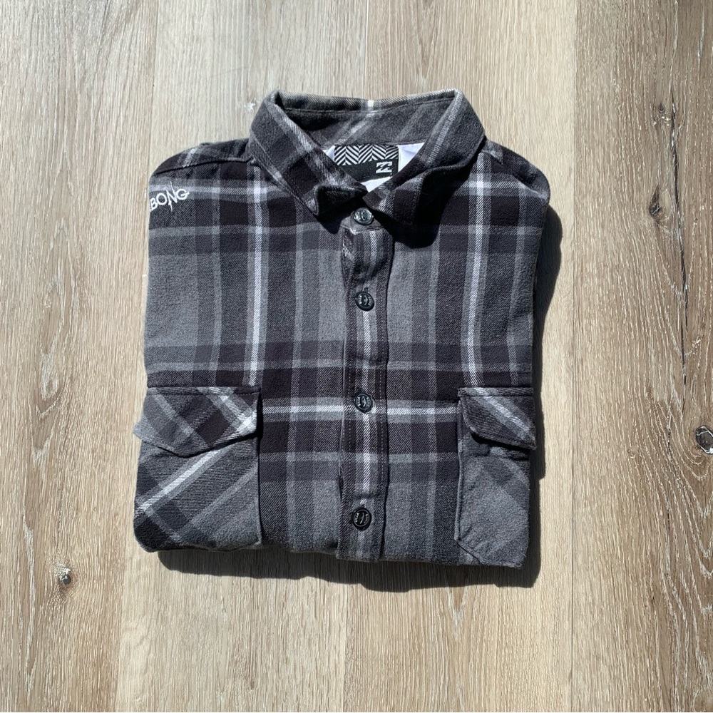 Billabong Men's Black and Gray Plaid Button-Down Shirt